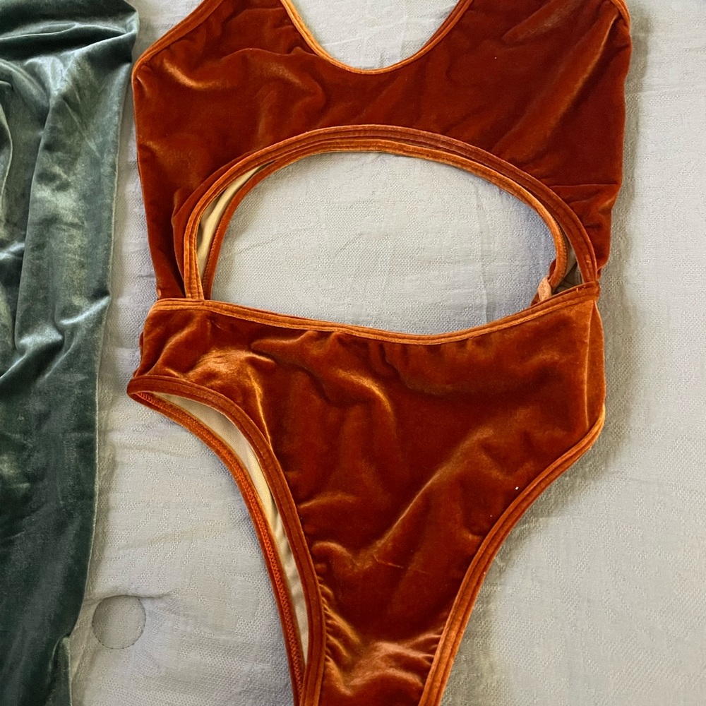 Bodysuits - Picture 6 of 6